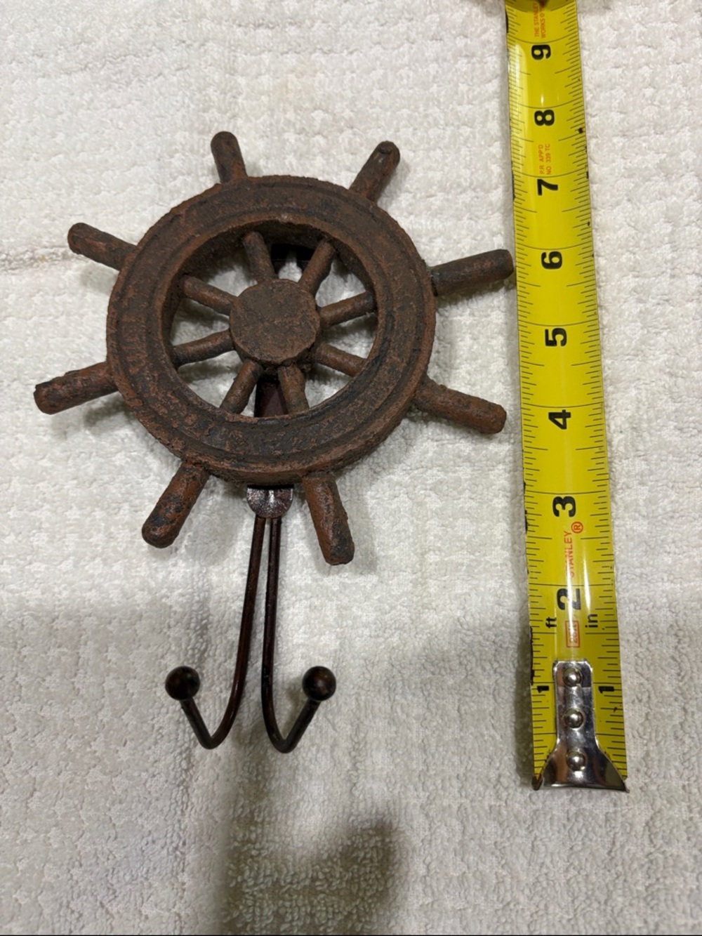 Rustic Brown Ship Wheel Wall Hook - Home Wall Decor - Picture 3 of 4